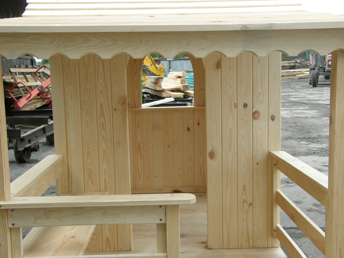 Drewniane place zabaw na użytek prywatny - domki dla dzieci